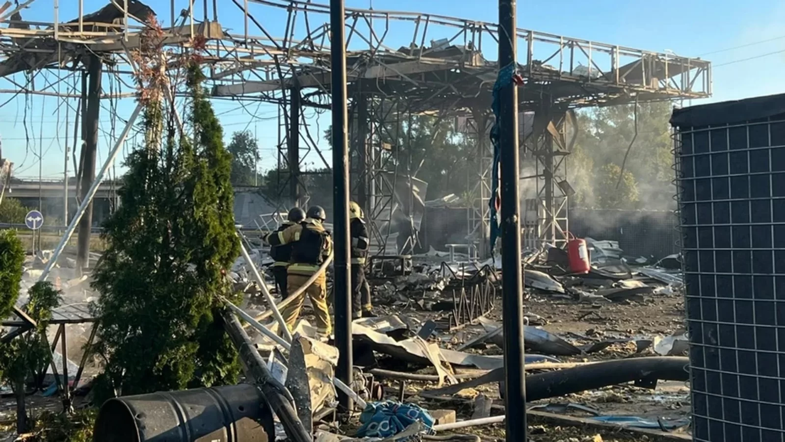 У Києві після атаки окупантів є влучання БпЛА в АЗС та обʼєкт транспортної інфраструктури