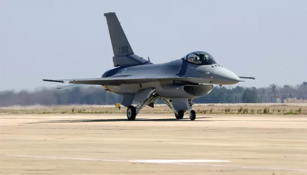 У США під час тренувального польоту розбився винищувач F-16